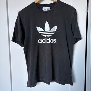 Vintage Adidas Basic Black T-Shirt with Logo - Medium Unisex